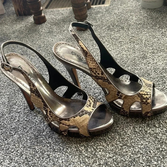 Women’s Bebe snakeskin heels 7 - Picture 2 of 4